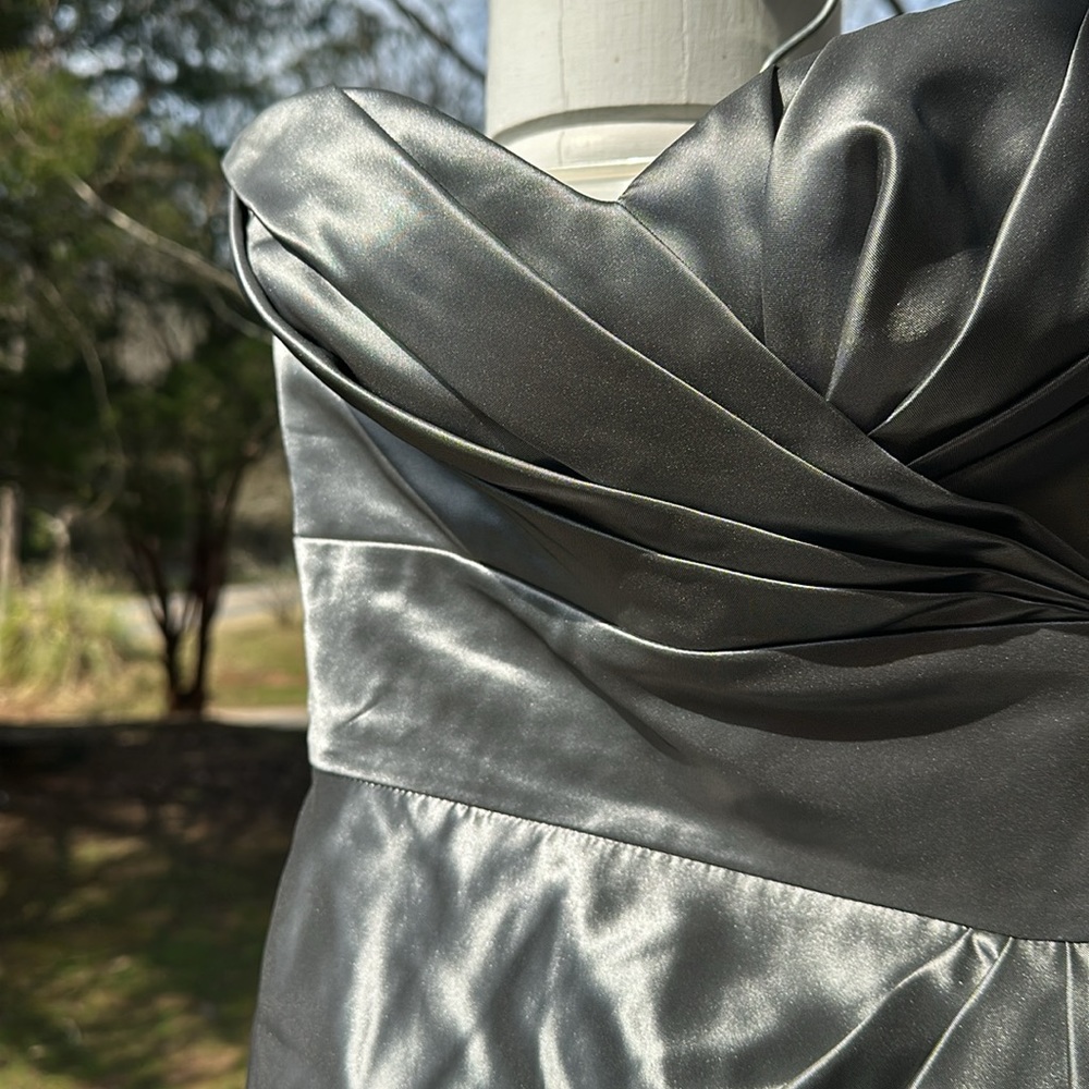 Love size 2 gray semi-formal strapless dress. Stunning! - Picture 3 of 8
